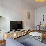 Apartman Mouraria Doll's House