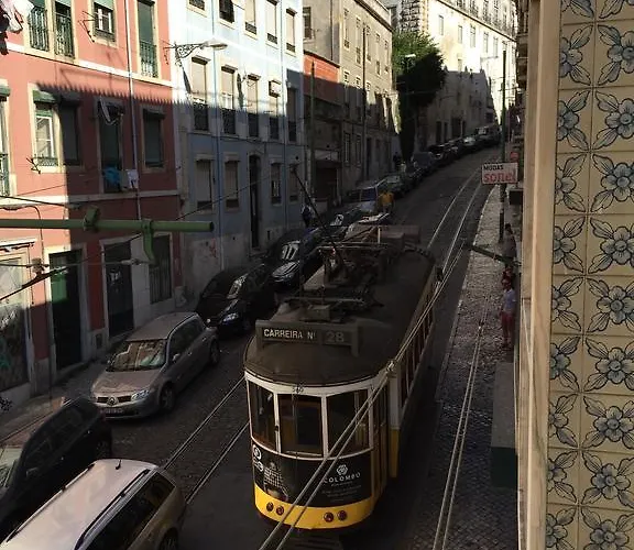 Mouraria Doll's House Apartment Lisbon